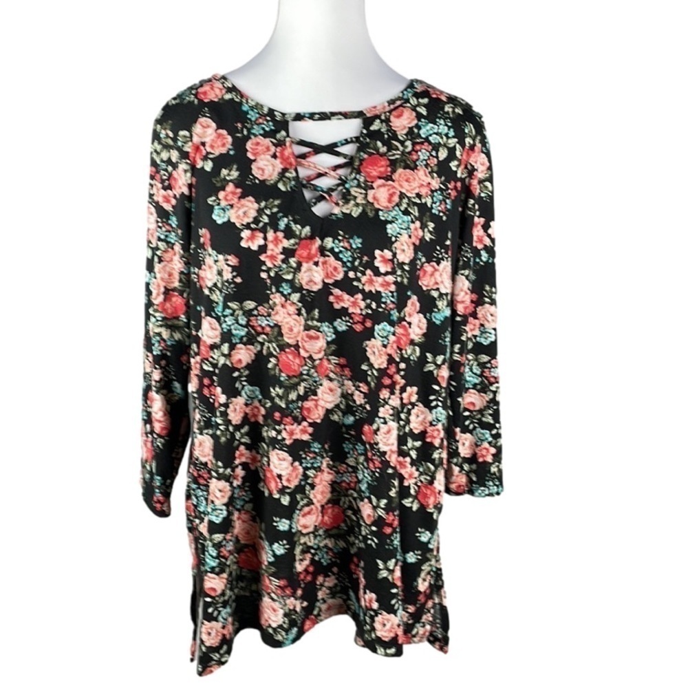 b & b Boutique Black Blue Pink Floral 3/4 Sleeve Top